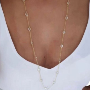 Colar Feminino com Pedrinhas Delicadas