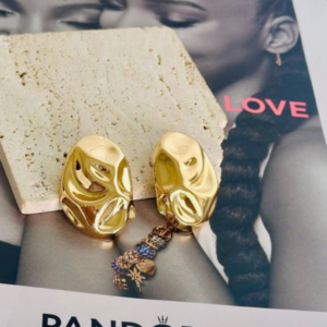 Brinco Dourado Martelado Orgânico