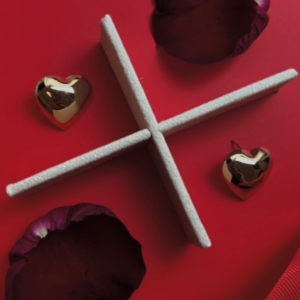 Brinco Feminino Minimalista Coração Delicado