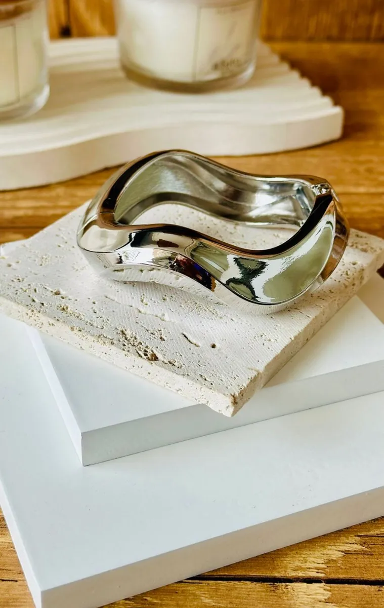 Bracelete Onda Versátil Banho Dourado Prata Encaixe Perfeito