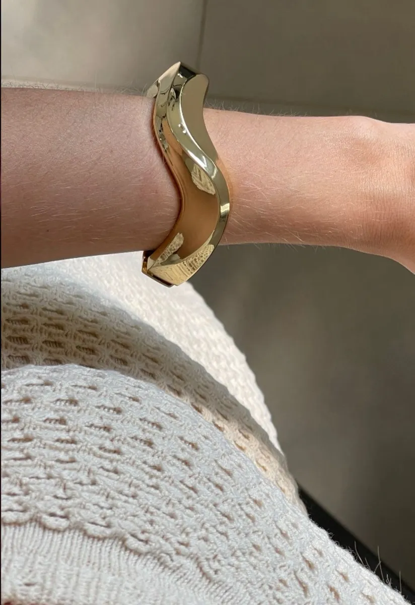 Bracelete Onda Versátil Banho Dourado Prata Encaixe Perfeito - Imagem 3