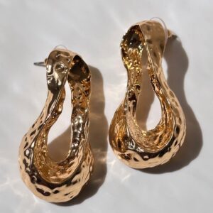Brinco Orgânico Vazado Dourado Feminino Elegante
