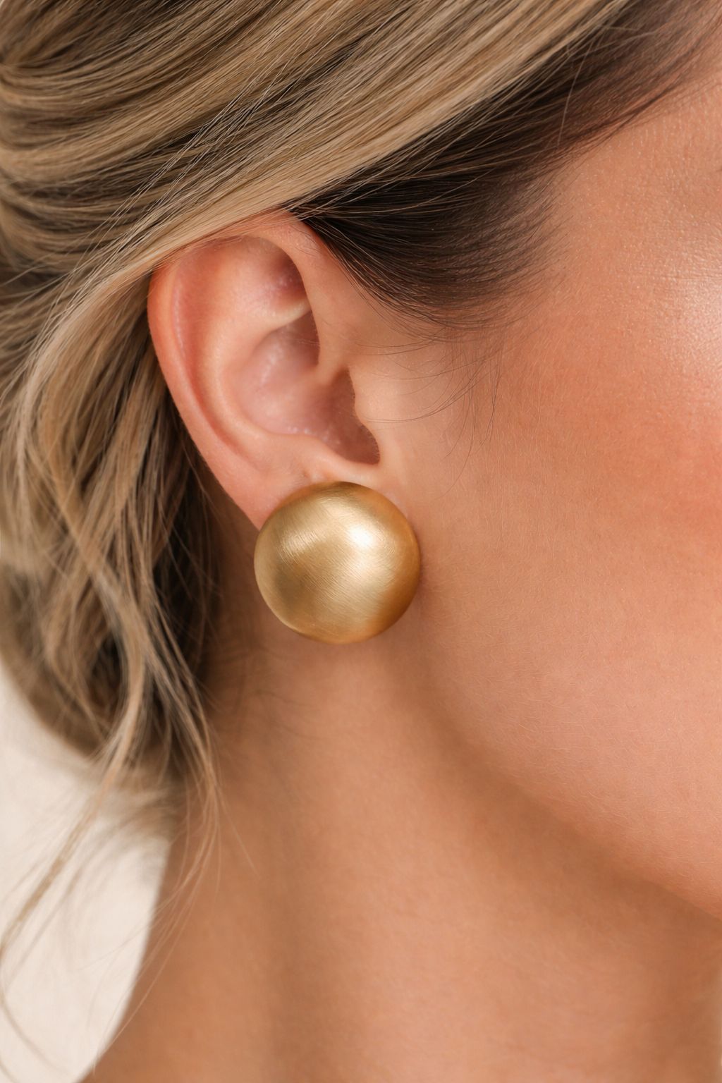 Brinco Bola Dourado Fosco Maxi Elegante Feminino