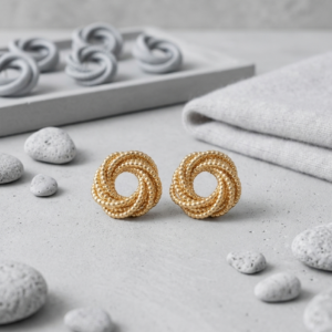 Brinco Nó Dourado Texturizado Elegante e Sofisticado Banhado