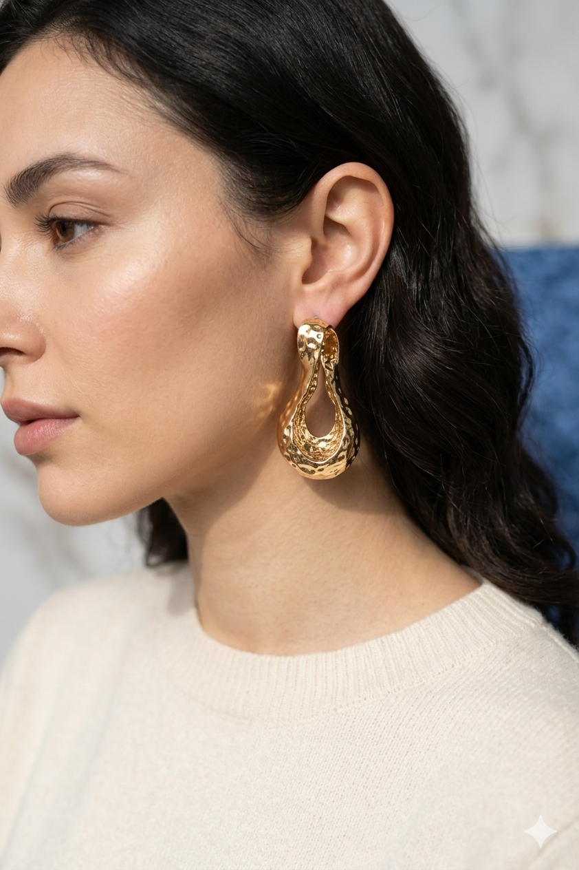 Brinco Orgânico Vazado Dourado Feminino Elegante - Imagem 3