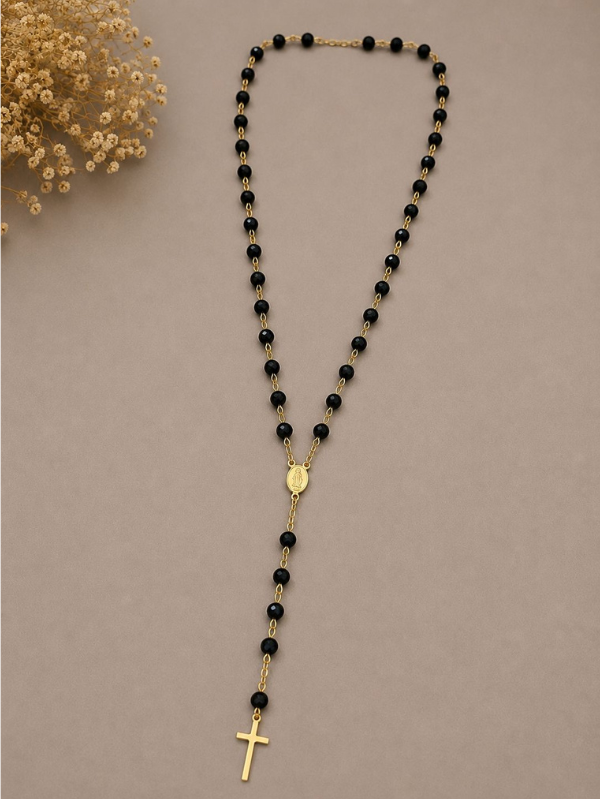 Colar Terço Feminino Preto com Cruz Dourada e Medalha - Imagem 4
