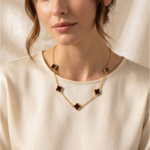 Colar Trevo Preto Dourado Feminino Elegante e Sofisticado