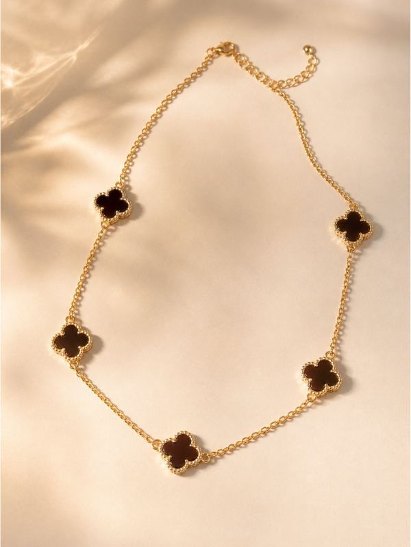 Colar Trevo Preto Dourado Feminino Elegante e Sofisticado - Imagem 3