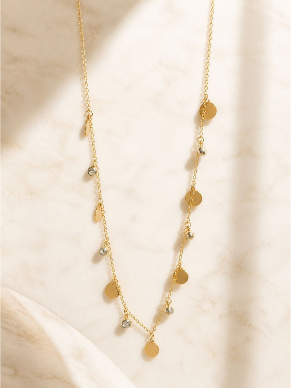 Colar Medalhas e Esferas Douradas Delicado Feminino - Imagem 3