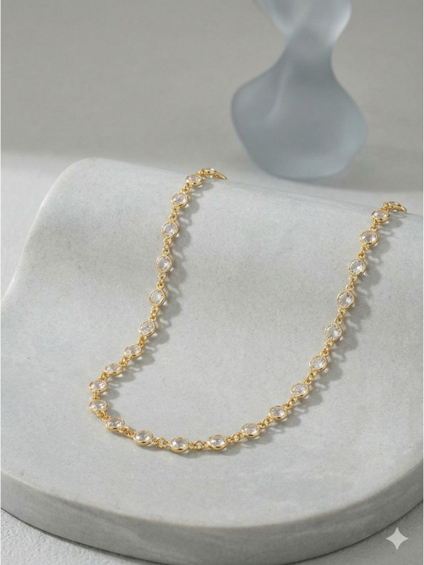 Colar Riviera Cristais Brancos Dourado Elegância Atemporal - Imagem 2