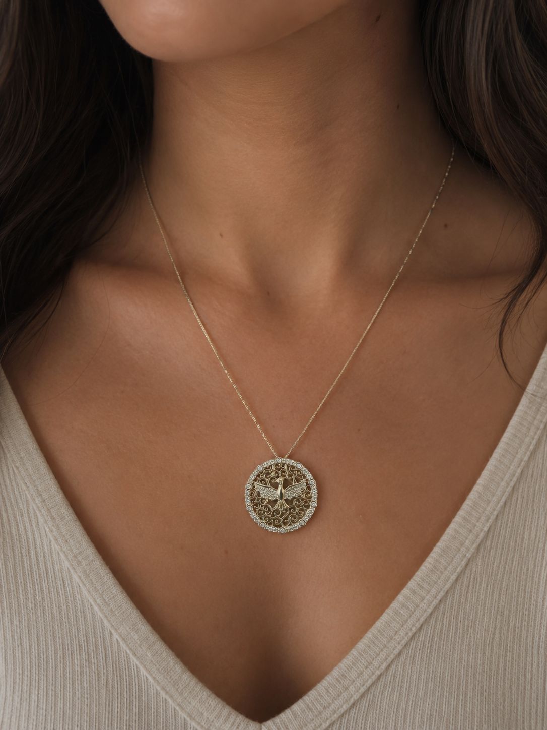 Colar Espírito Santo com Zircônias Dourado Medalha Redonda